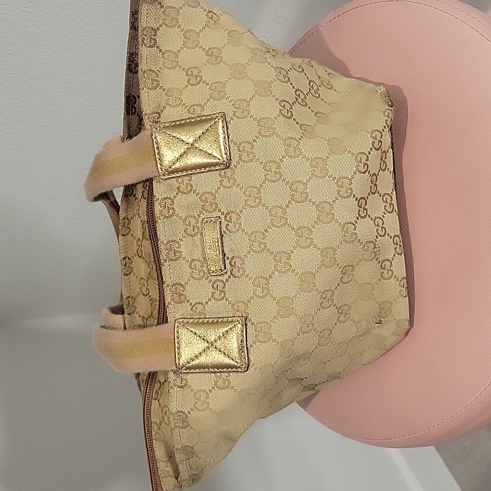 AUTHENTIC GUCCI PURSE